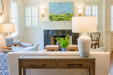Inspiration for a transitional home design remodel in Dallas