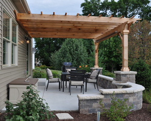 Pergola with Seat Wall & Driveway Borders