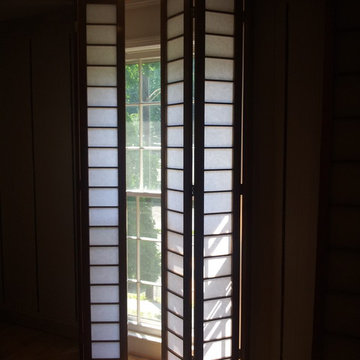 Shoji screens with bifold type for window
