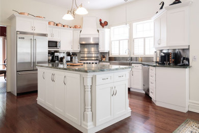 Inspiration for a transitional kitchen remodel in Toronto