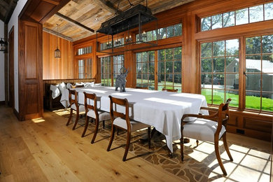 Example of a dining room design in New York