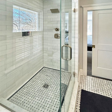 Heritage Reimagined: Bath with Glass-Enclosed Shower