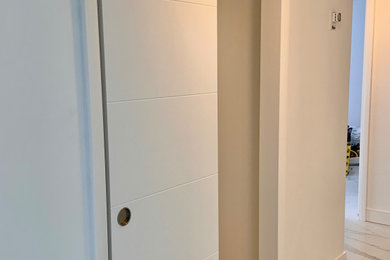 Example of a hallway design in Miami