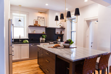 Transitional kitchen photo in St Louis