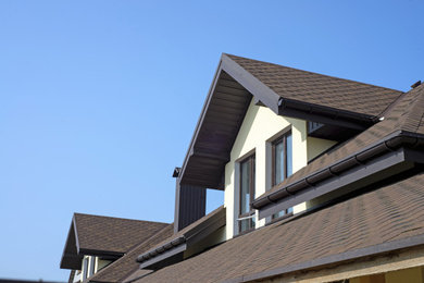 Inspiration for an exterior home remodel in Chicago