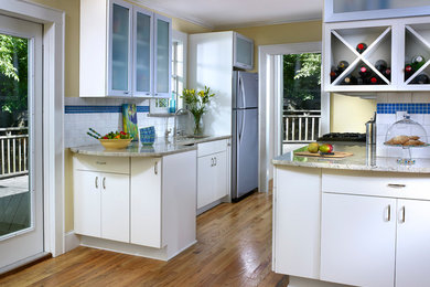Transitional kitchen photo in Atlanta