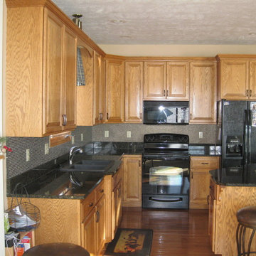 Kitchen Backsplash and Valance