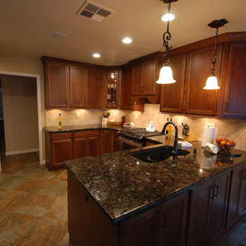 Maple Chestnut/Volga Blue Granite