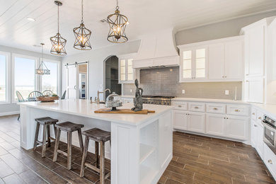 Kitchen photo in Miami