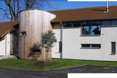 This is an example of a modern home design in Hampshire.