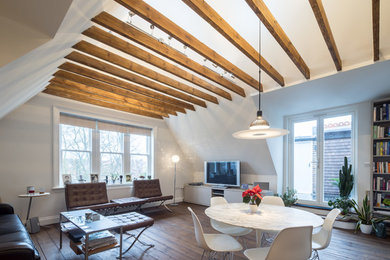 Contemporary dining room in London.