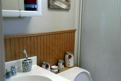 Example of a small eclectic home design design in New York
