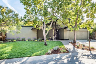Mid-century modern exterior home photo in San Francisco