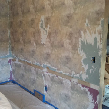 How to remove wallpaper with a garment steamer