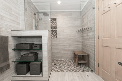 This is an example of a mid-sized contemporary bathroom in New York.