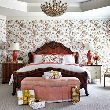 Timeless And Bold Holiday Decor
