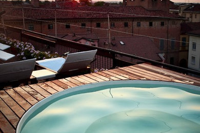 Example of a trendy pool design in Milan