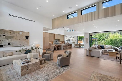 Example of a trendy living room design in Los Angeles
