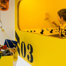 Kran, Lego, Guckloch: Zwei kreative Kinderzimmer für drei Brüder