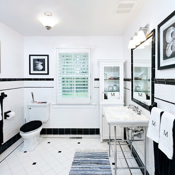 Black & White Bathroom