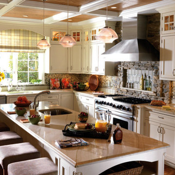 Plain & Fancy Kitchens