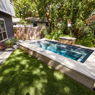 Brentwood Plunge Courtyard