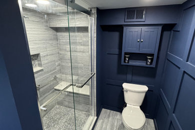 Inspiration for a modern bathroom remodel in Chicago