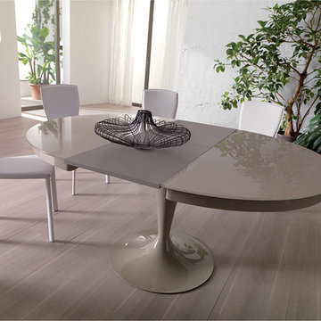Collection de tables convertibles