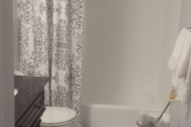 Example of a mid-sized bathroom design in Richmond