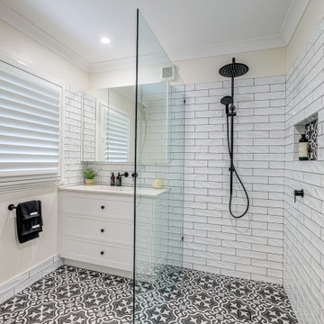 Harmonious Black and White Bathroom Renovation
