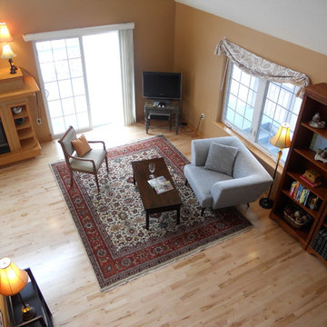 This furniture arrangement allows for conversation and enjoyment of the views.