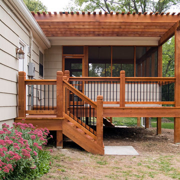 Lamping - Cedar deck in Kansas City with screened in porch.