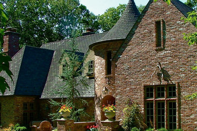 Elegant exterior home photo in New York