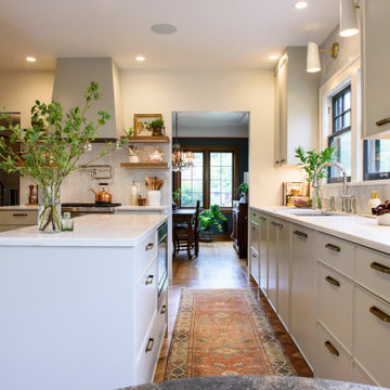 A Kitchen that blends Classic Styling with Modern Functionality