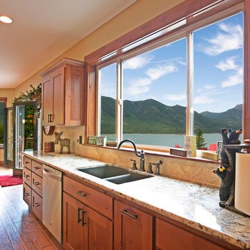 Beautiful Home On Lake CleElum
