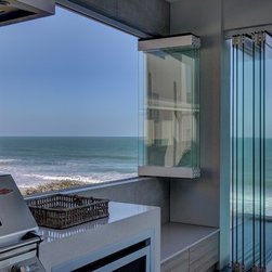 Boomer Beach Framelss Glass - Products