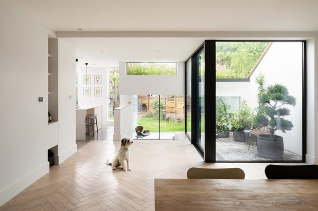 by Fraher & Findlay Architects Ltd