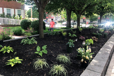 Inspiration for a landscaping in Indianapolis.