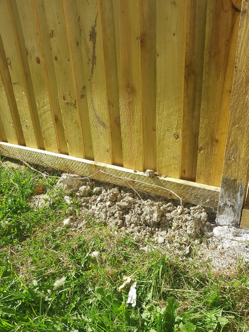 Gap under stepped fence Houzz UK