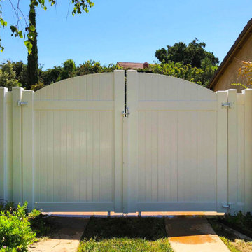 Vinyl Gate