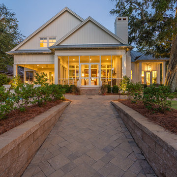 Classic Upscale Waterfront Cottage with Commanding View