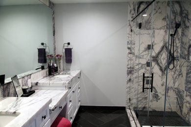 Bathroom - 1950s bathroom idea in New York