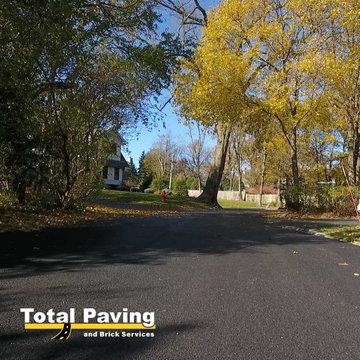 Asphalt paving