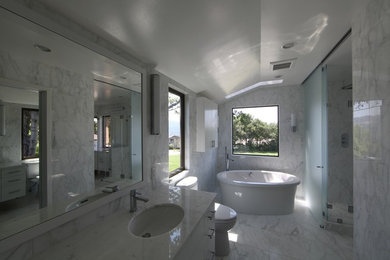 Example of a bathroom design in San Francisco