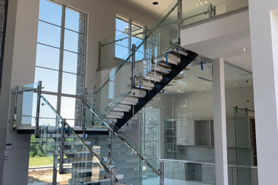 Staircase - staircase idea in Dallas