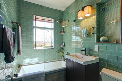 Example of a mid-sized transitional bathroom design in Denver