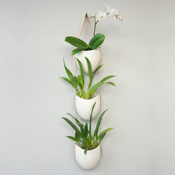 3-Tier Porcelain and Leather Planter - Products