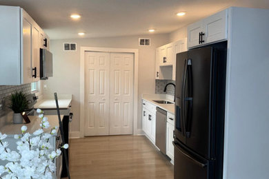 Inspiration for a contemporary kitchen remodel in Jacksonville