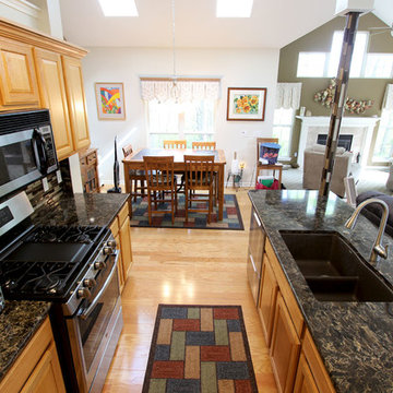 Cambria Laneshaw Countertop, Crystal Shores Mosaic Tile Backsplash ~ Brunswick