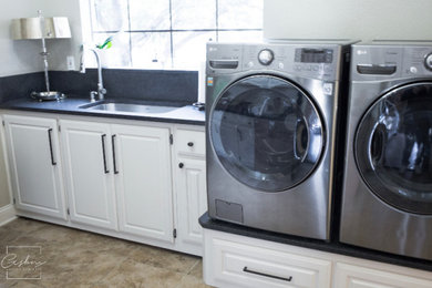 Example of a laundry room design in Dallas